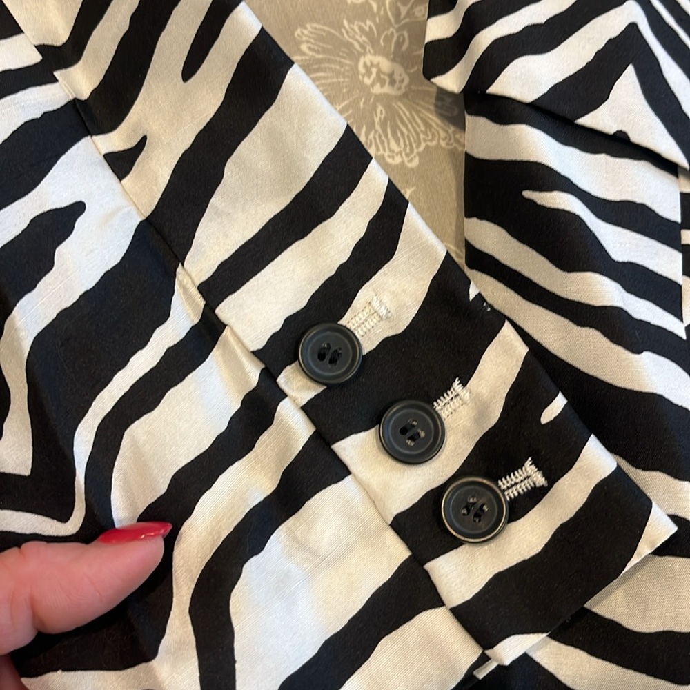 Stylish  Silk Black and White Zebra Print Women's Jacket
New never worn - Picture 8 of 12